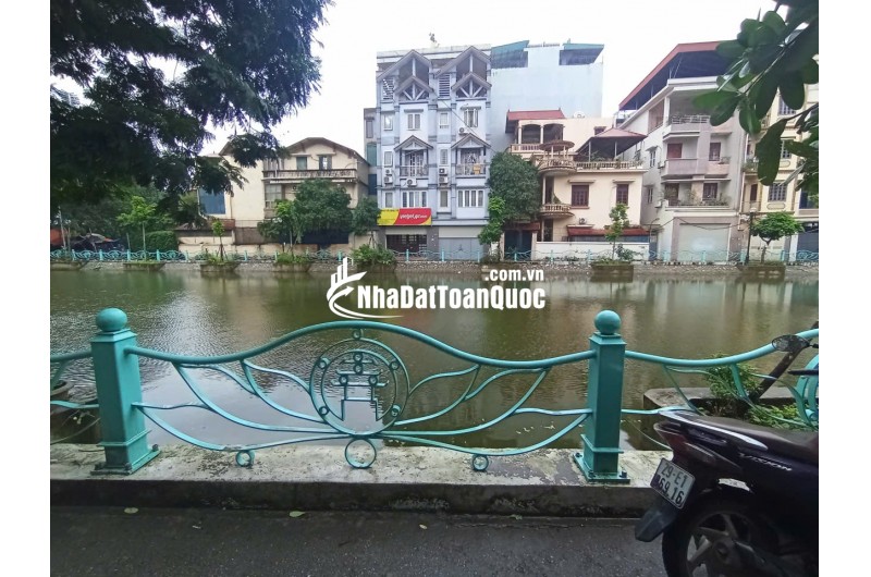 Bán nhà mặt hồ phố Quan Nhân, ô tô đỗ cửa- Kinh doanh- 3,5 tầng, DT 68m2- Mặt tiền 5.1m- Giả chỉ 18,5 tỷ